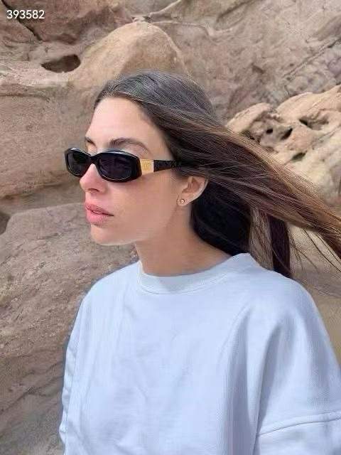 Picture of Chanel Sunglasses _SKUfw77710600fw
